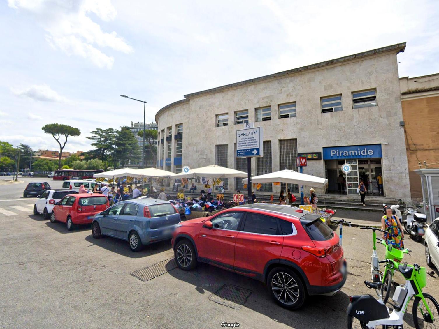 Apartment Piramide - 20min Walking From Colosseum - 1min From Metro Station - Valente Italian Rome